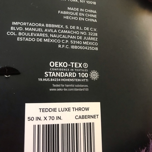 UGG Luxe throw so very soft in Cabernet color . - Picture 8 of 13